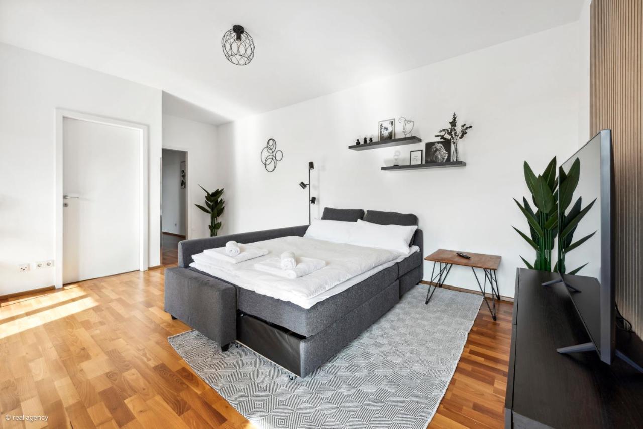 Bernhards Apartment Stadthalle - Klima & Terrasse Вена Экстерьер фото